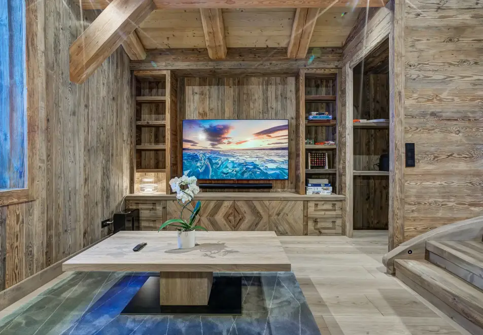 Chalet Azurite, Chamonix (self catered chalet) - TV room (©Adam Johnston)