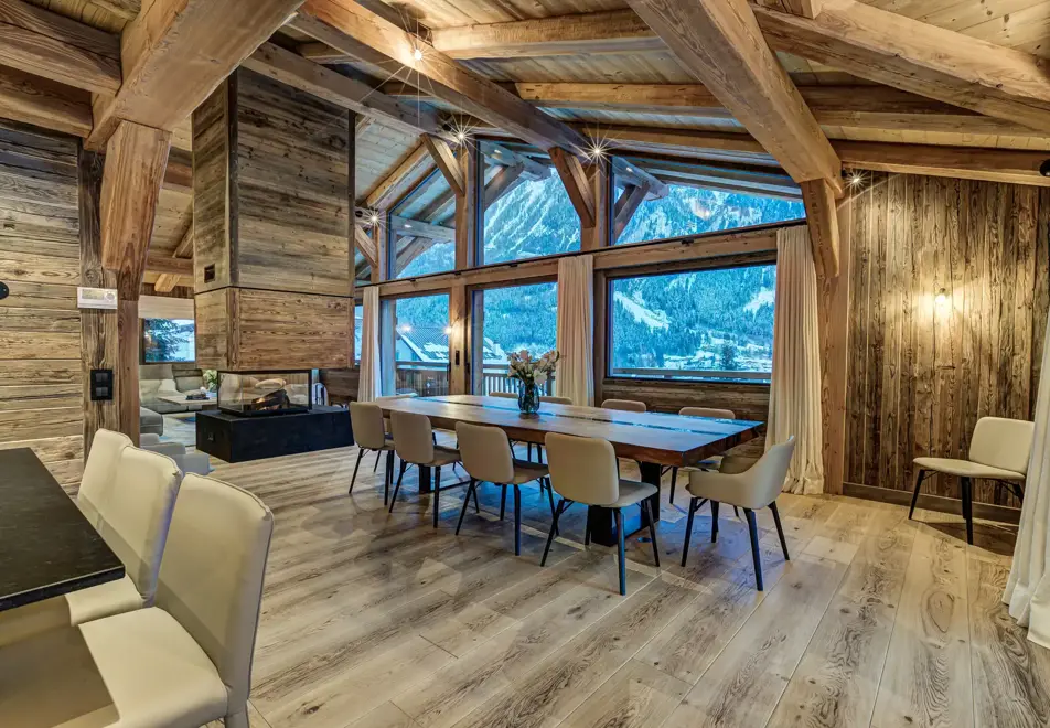 Chalet Azurite, Chamonix (self catered chalet) - Dining area (©Adam Johnston)