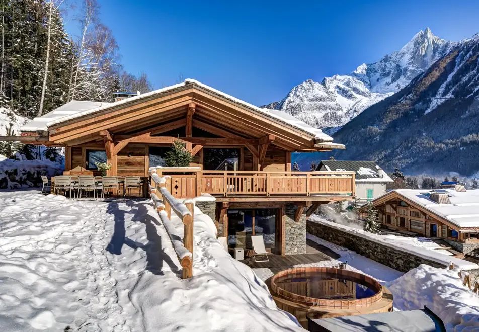 Chalet Azurite, Chamonix (self catered chalet) - Stunning winter location (©Adam Johnston)