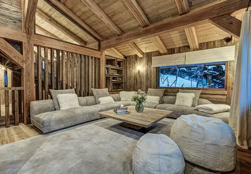 Chalet Azurite, Chamonix (self catered chalet) - Living area (©Adam Johnston)