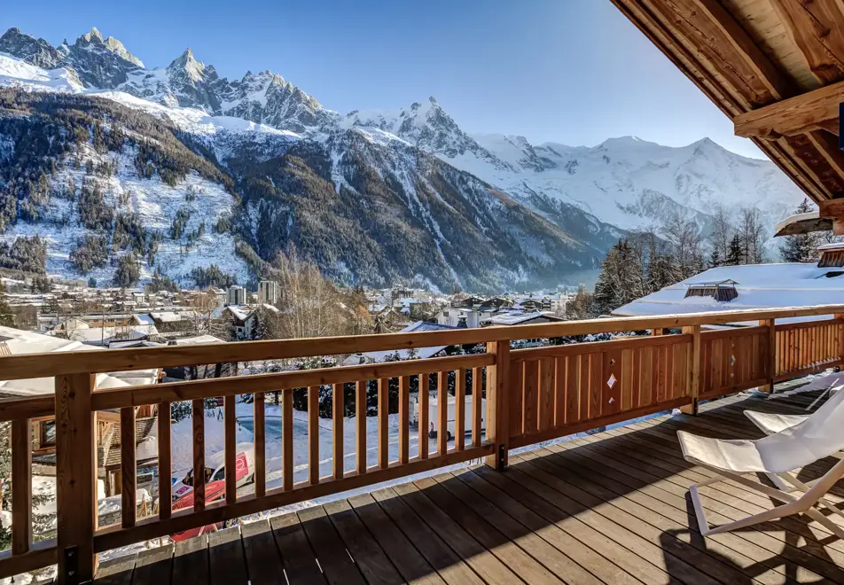 Chalet Azurite, Chamonix (self catered chalet) - Stunning winter location (©Adam Johnston)