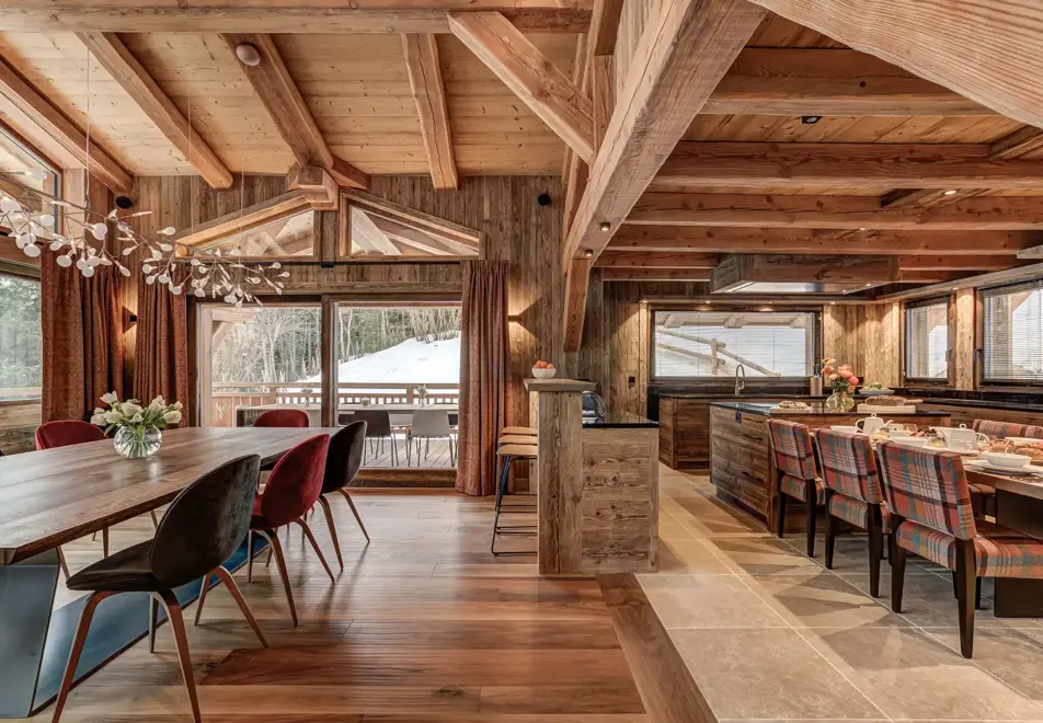 Chalet Saphir, Chamonix (self catered chalet) - Dining area (©Adam Johnston)