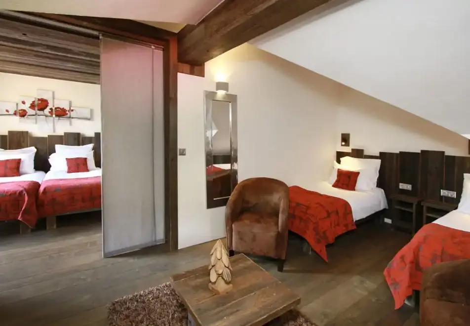 Cote Brune, Les 2 Alpes (hotel) - Typical family room style