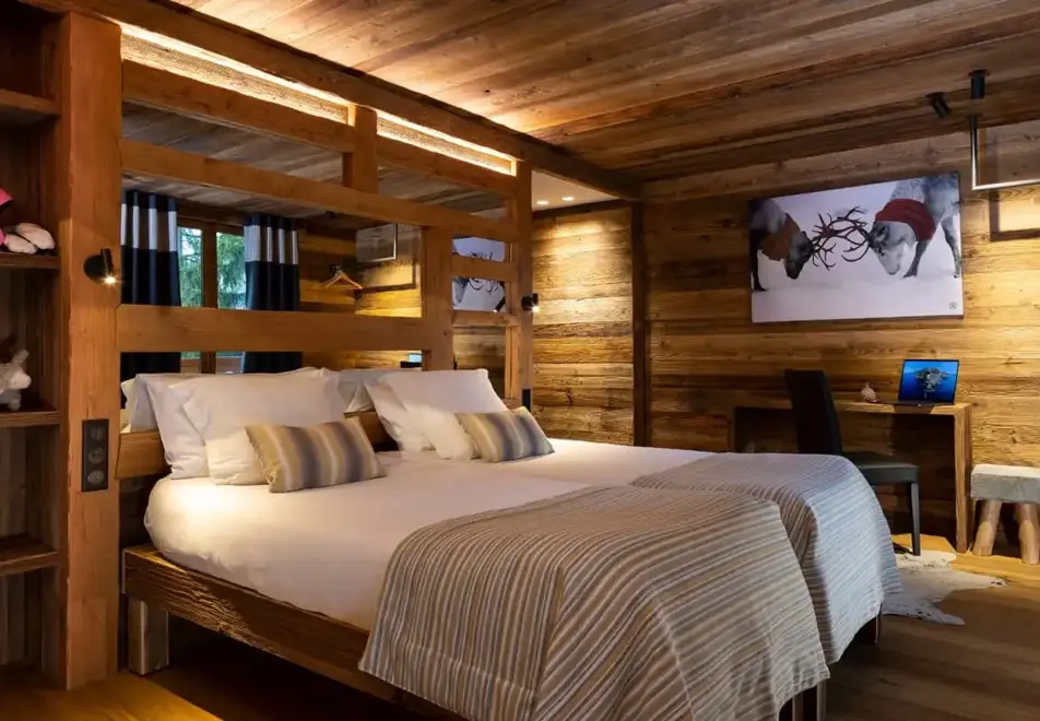 Cote Brune, Les 2 Alpes (hotel) - Typical standard room style