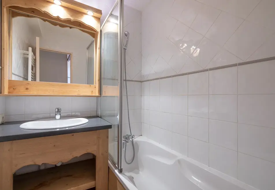 Fontaines Blanches, Avoriaz (self catered apartments) - 1 bedroom alc 6 comfort typical style