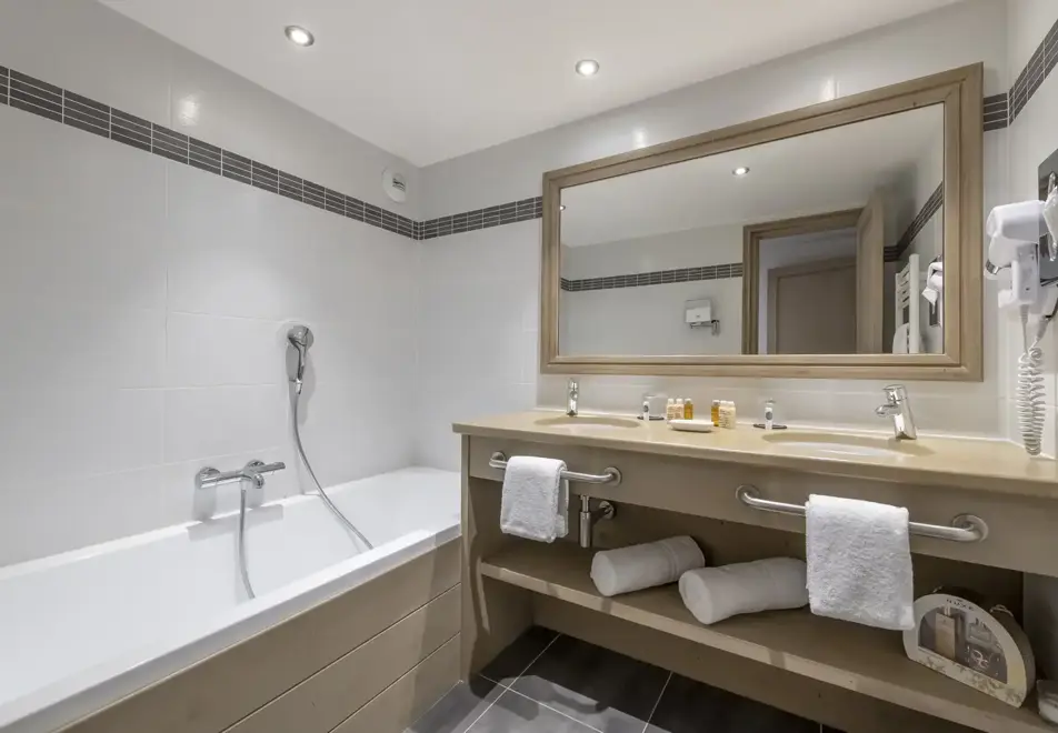 La Chaudanne, Meribel (hotel) - Typical family 4 room style