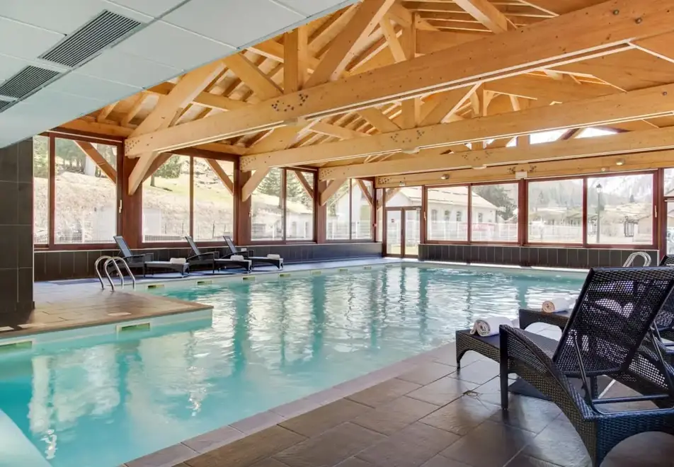 Les Portes du Mont Blanc, Vallorcine (self catered apartments) - Indoor pool