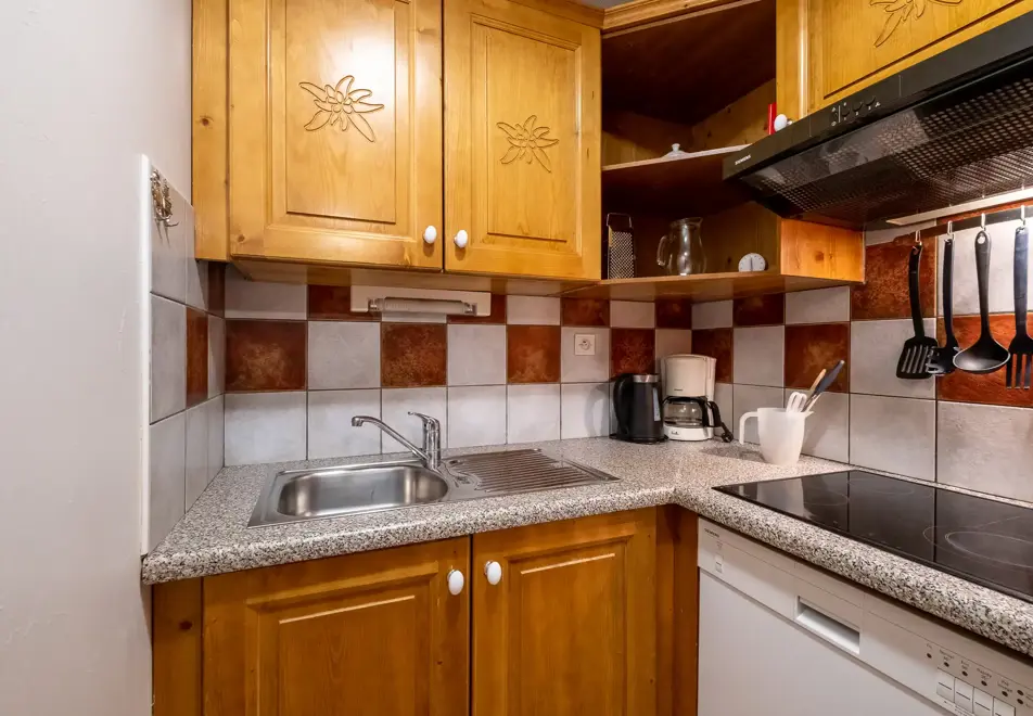 Les Balcons en Haut, Val Cenis (self catered apartments) - Typical 6 person apartment style