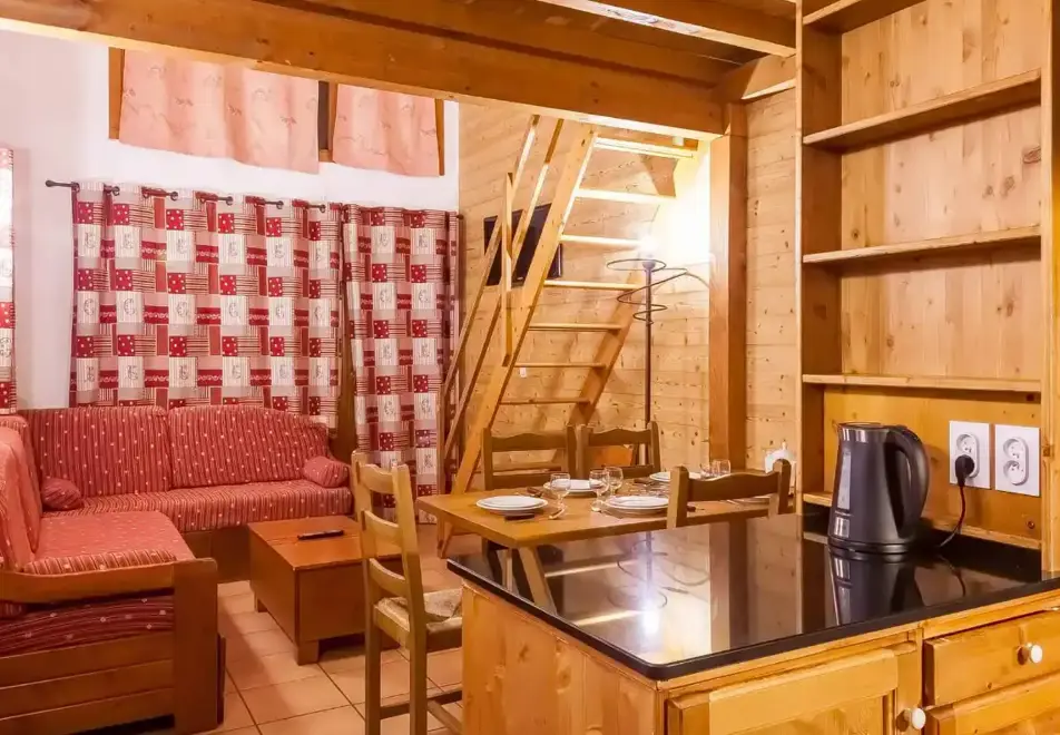 Les Balcons de Val Thorens, Val Thorens (self catered apartment) - Typical apartment style