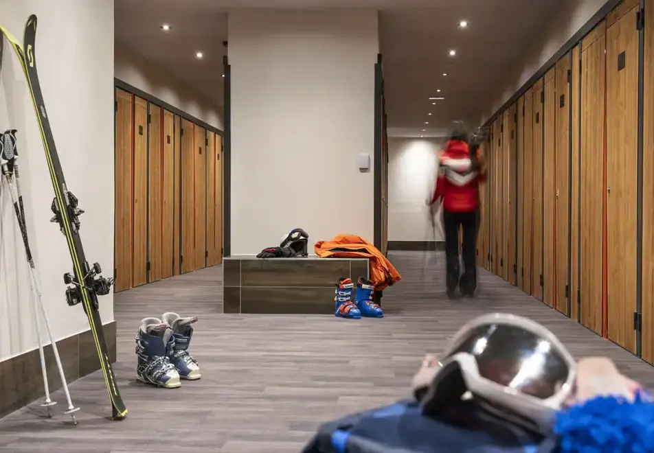 Hameau de l'Ours, Manigod (self catered apartments) - Locker room