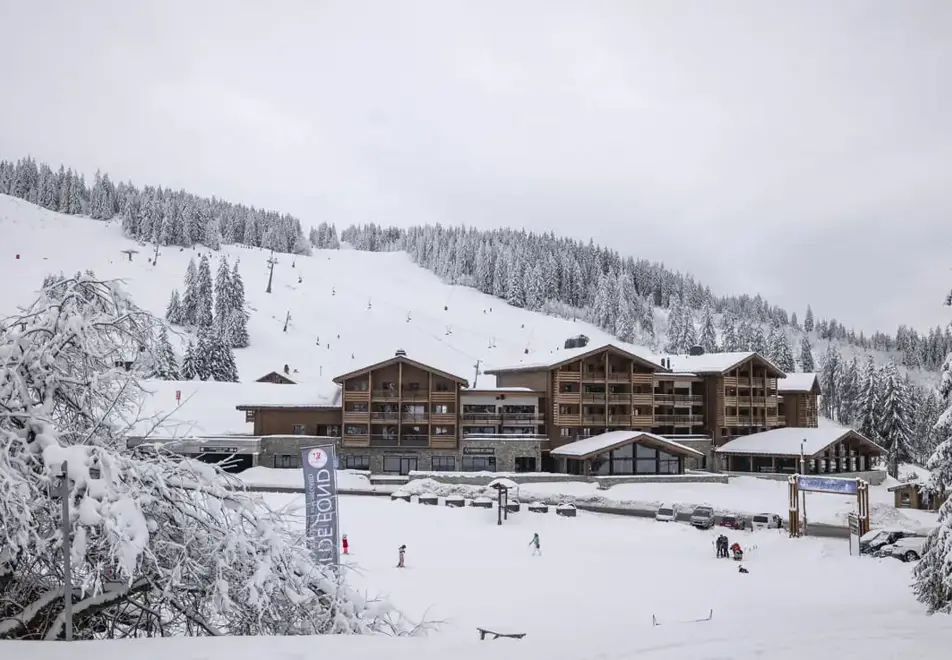 Hameau de l'Ours, Manigod (self catered apartments) - Excellent ski location