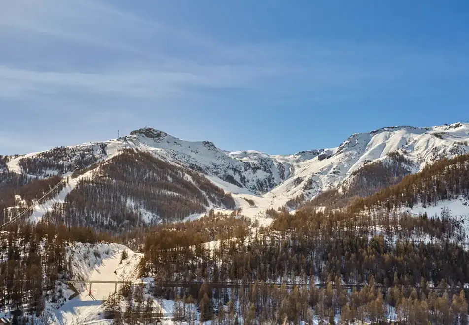 Le Mont d'Auron, Auron (self catered apartments) - View of pistes