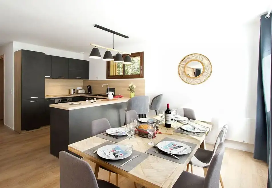 Provencal, Les Deux Alpes (self catered apartments) - Typical apartment style