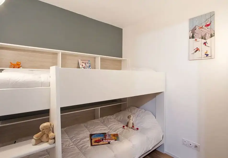 Provencal, Les Deux Alpes (self catered apartments) - Typical bunk room style