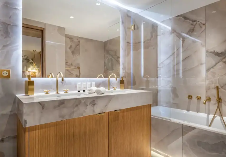 Silverstone Lodge, Val d'Isere (self catered chalet/apartment) - Number 5