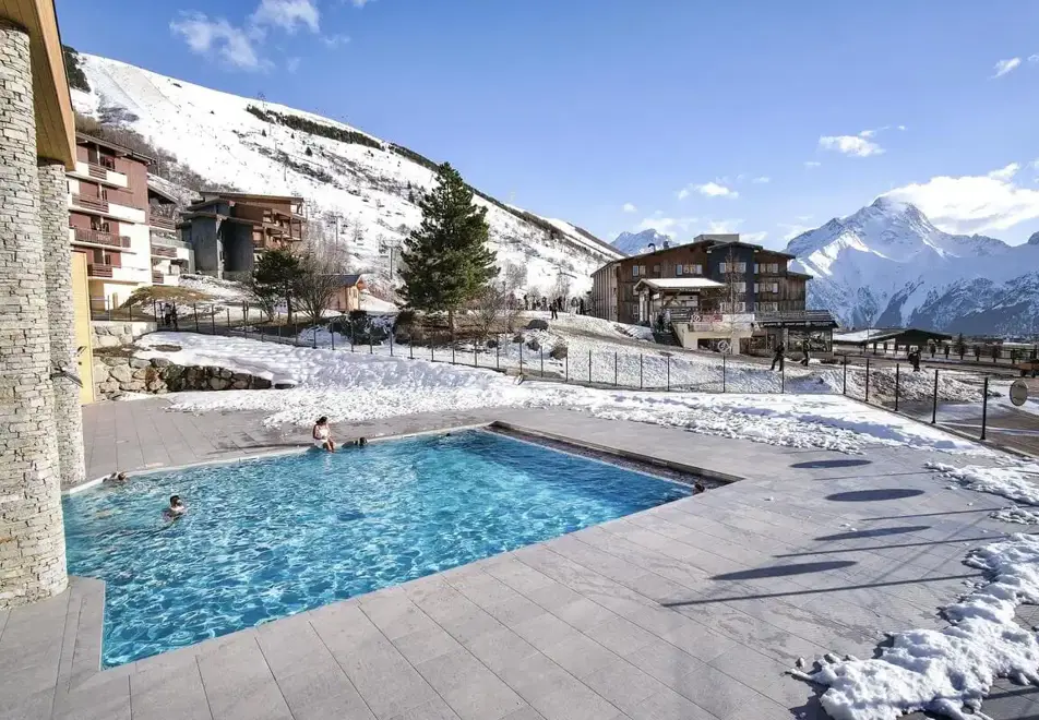 Cretes, Les Deux Alpes (all inclusive hotel) - Outdoor pool