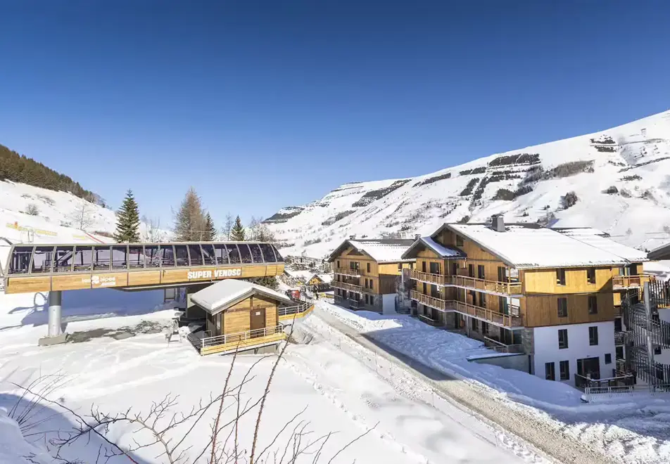 Les Clarines, Les Deux Alpes (self catered apartments) - Close to a lift