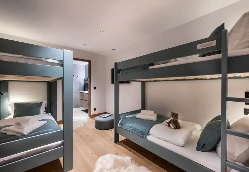 Falcon Lodge, Meribel (self catered apartments) - B01 (©Philippe Gal)