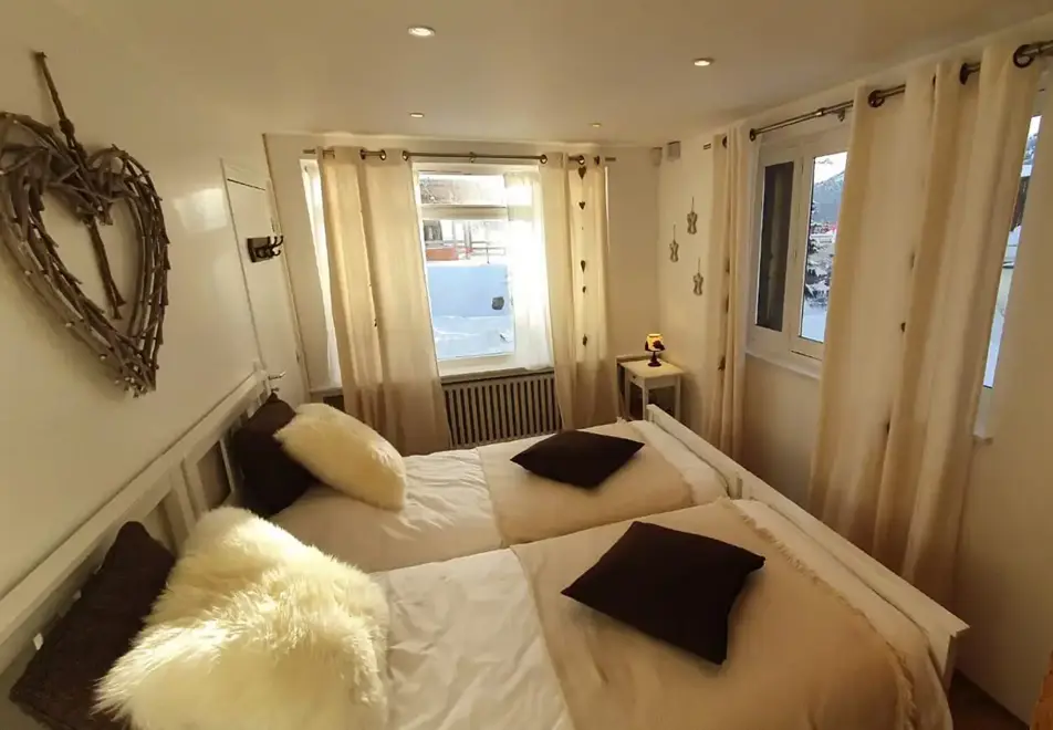 Loge, Alpe d'Huez (self catered chalet) - Bedroom