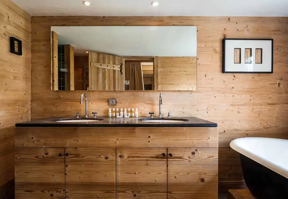 Chalet Davos, Val d'Isere (self catered or catered chalet) - Bathroom