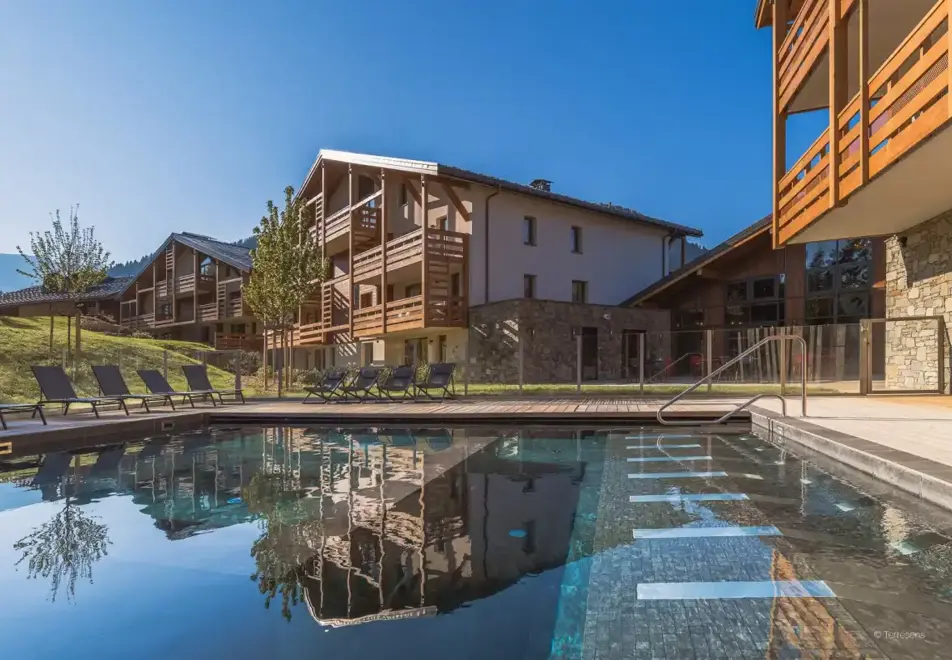 l'Eclat des Veriaz, Megeve (self catered apartments & chalets) - Outdoor pool