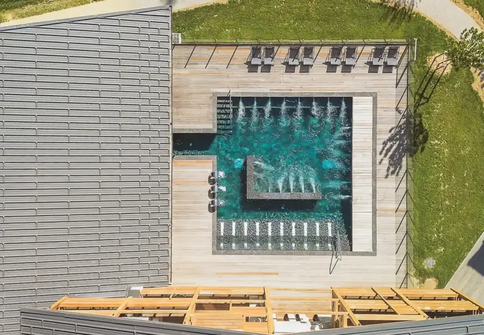 l'Eclat des Veriaz, Megeve (self catered apartments & chalets) - Outdoor pool