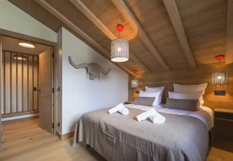 l'Eclat des Veriaz, Megeve (self catered apartments & chalets) - Typical 3 bedroom alcove apartment style