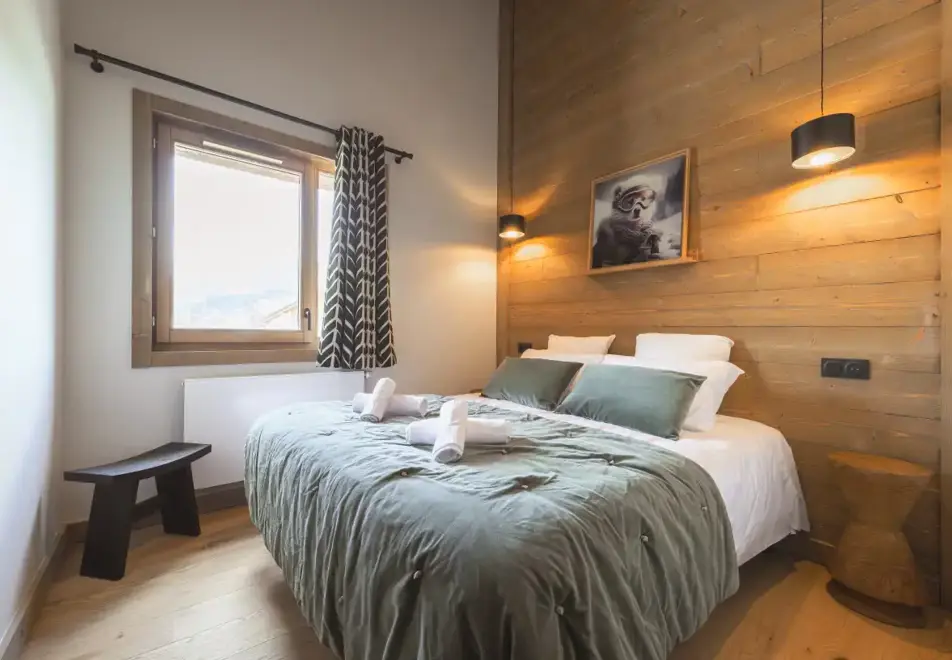 l'Eclat des Veriaz, Megeve (self catered apartments & chalets) - Typical 3 bedroom alcove apartment style