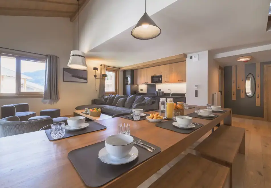 l'Eclat des Veriaz, Megeve (self catered apartments & chalets) - Typical 3 bedroom alcove apartment style