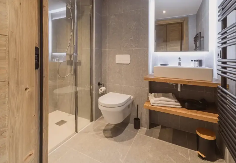 l'Eclat des Veriaz, Megeve (self catered apartments & chalets) - Typical 3 bedroom apartment style