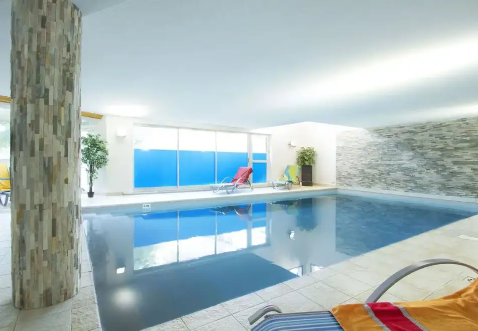 Le Village, Notre Dame de Bellecombe (self catered apartments) - Indoor pool