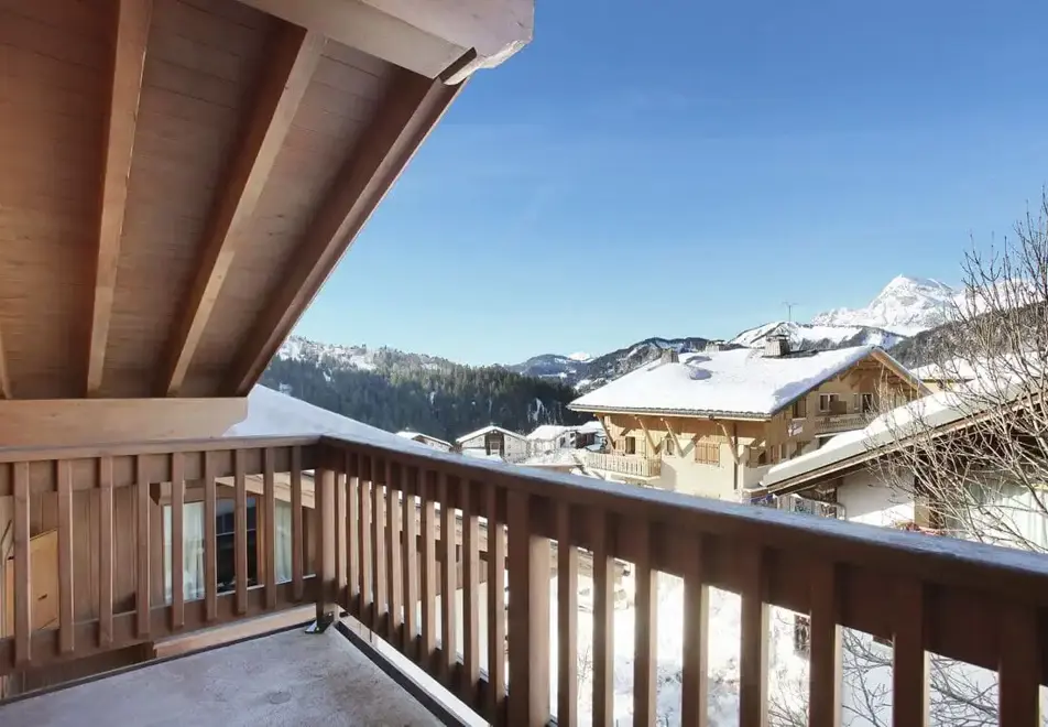 Le Village, Notre Dame de Bellecombe (self catered apartments) - Typical balcony view