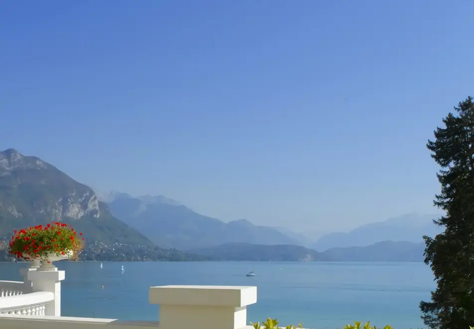 Imperial Palace, Annecy (B&B hotel) - Lake View © (Studio Bergoend)