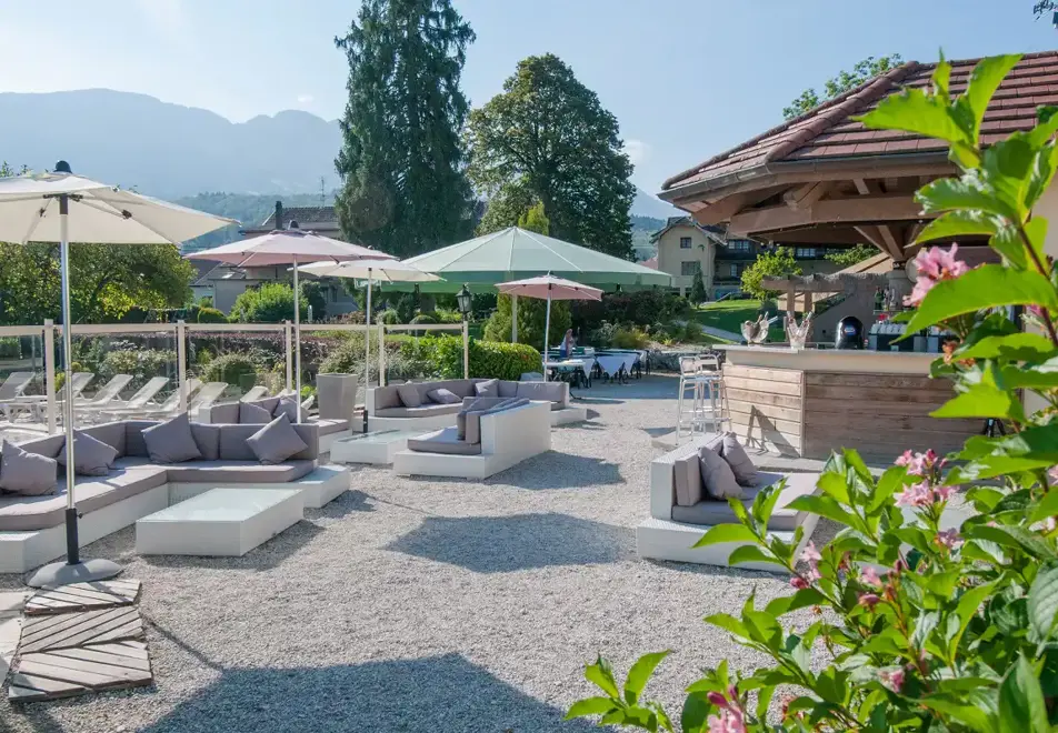Les Chataigniers, Annecy (self catered apartments) - Terrace