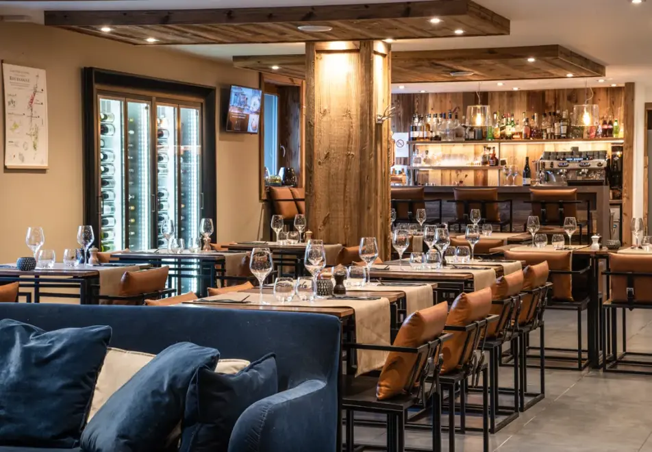 Annapurna, Les Gets (self catered apartments) - La Vina restaurant