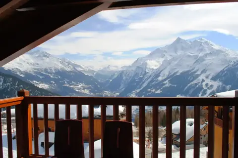 Les Cimes Blanches, La Rosiere (self catered apartments) - Stunning Balcony Views