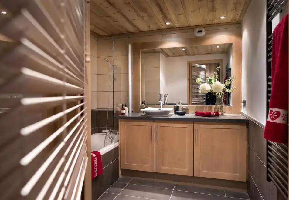 Grange aux Fees, Valmorel (self catered apartments) - Bathroom