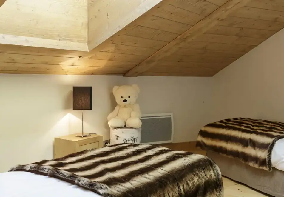 Grange aux Fees, Valmorel (self catered apartments) - Twin Bedroom