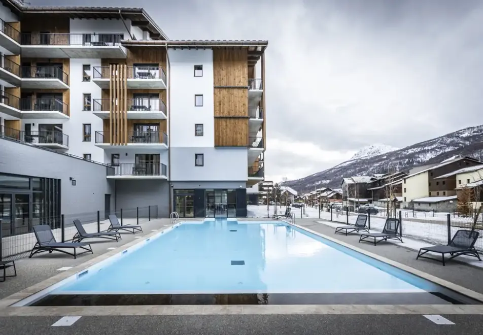 Serra Neva, Serre Chevalier (self catered apartments) - Outdoor pool