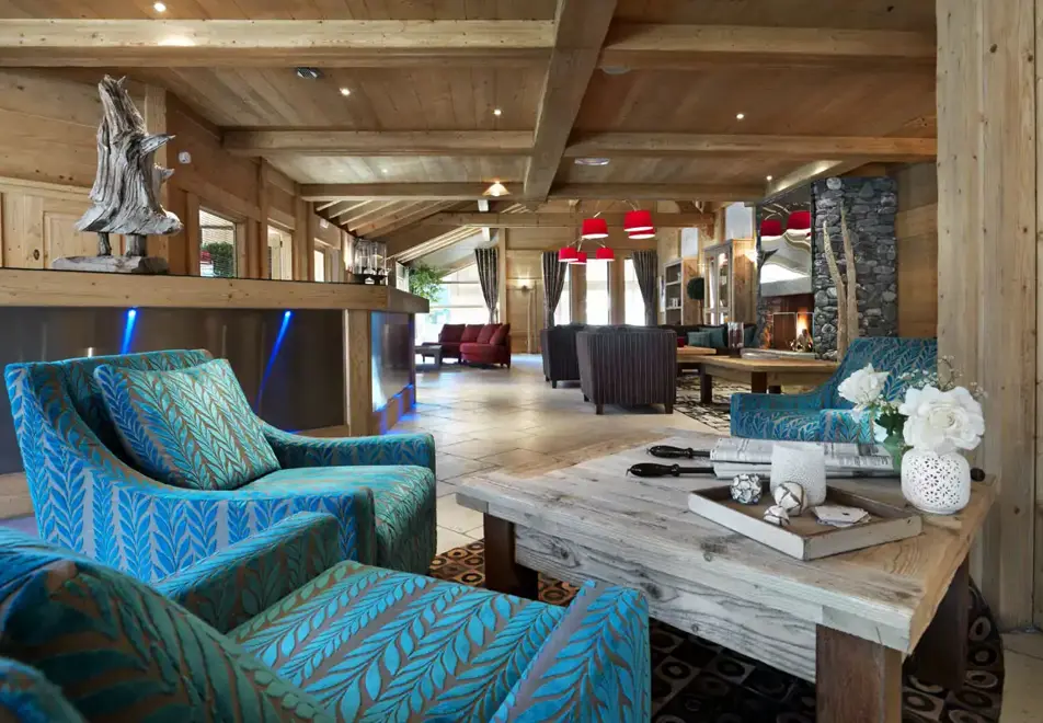 La Reine des Pres, Samoens (self catered apartments) - Reception