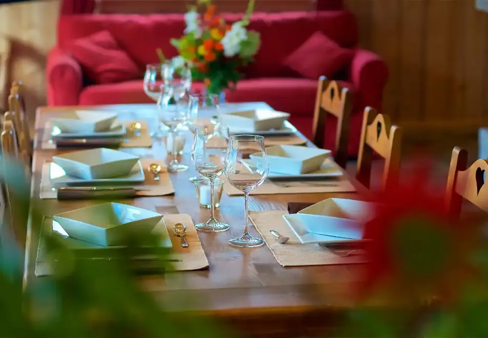 Chalet Arnica, Samoens (self catered chalet) - Dining area