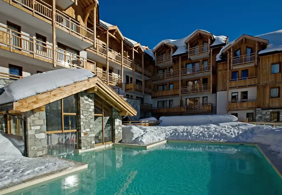 Hameau des Airelles, Montgenevre (self catered apartments) - Outdoor Pool