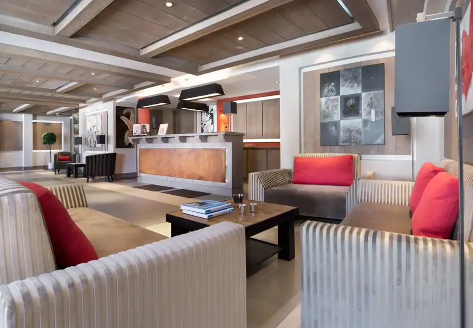 Chalet des Dolines, Montgenevre (self catered apartments) - Reception