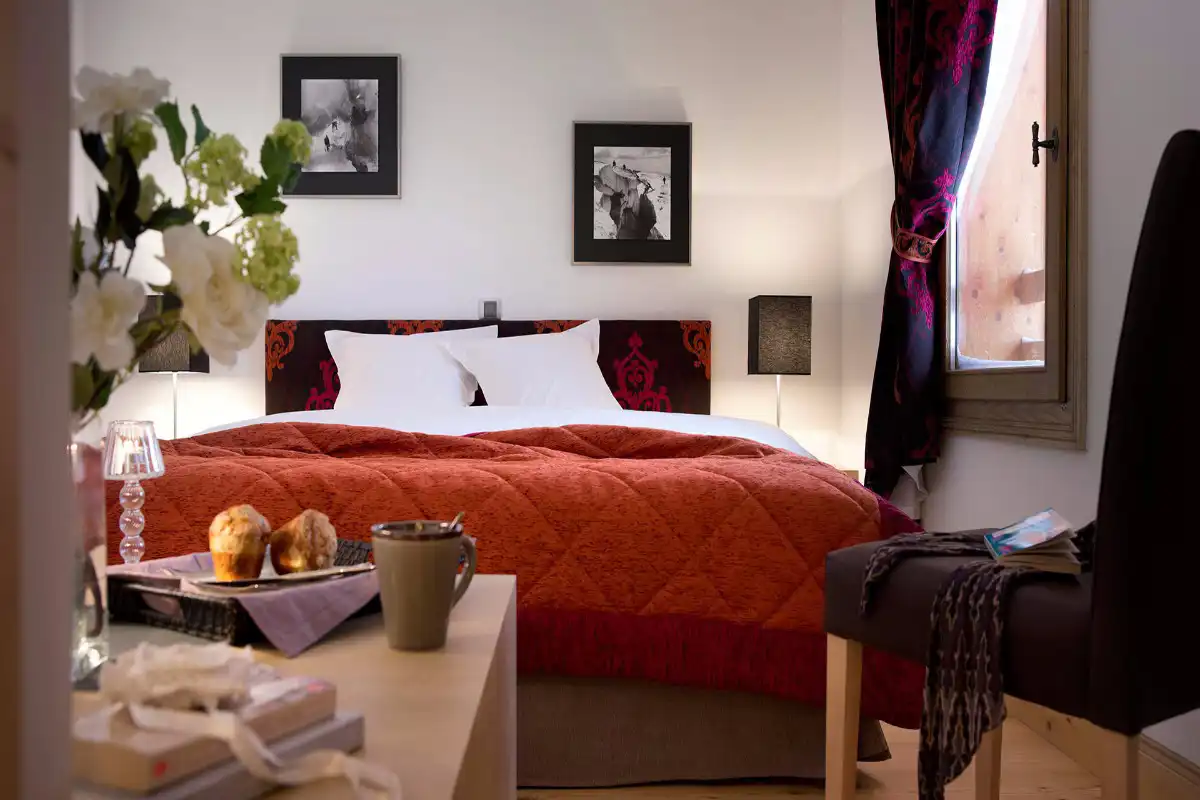 Les Chalets du Flambeau, Val Cenis (self catered apartments) - Double Bedroom