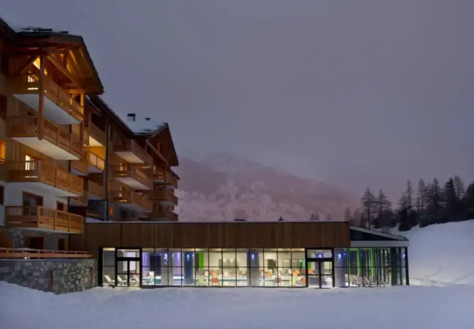 Les Chalets du Flambeau, Val Cenis (self catered apartments) - Indoor Pool