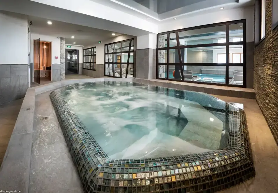 Le Roc des Tours, Grand Bornand (self catered apartments) ©MGM-studio Bergoen - Jacuzzi