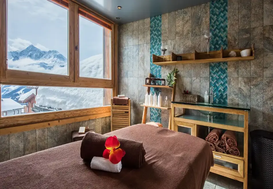 Les Cimes Blanches, La Rosiere (self catered apartments) - Spa