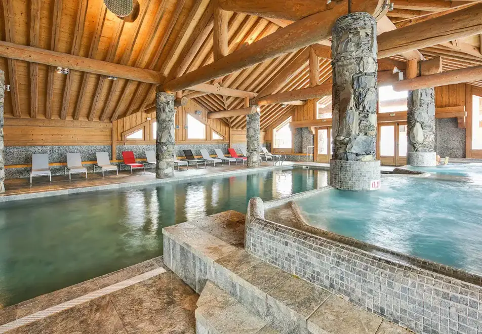 Les Cimes Blanches, La Rosiere (self catered apartments) - Indoor Pool