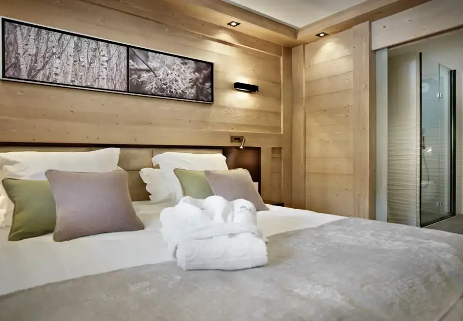 Anitea, Valmorel (self catered apartments) - Double bedroom