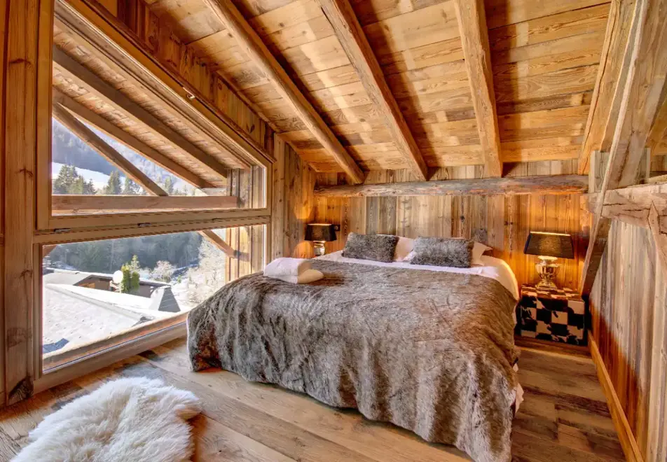 Chalet Claudine, Morzine (self catered chalet) - Master double bedroom